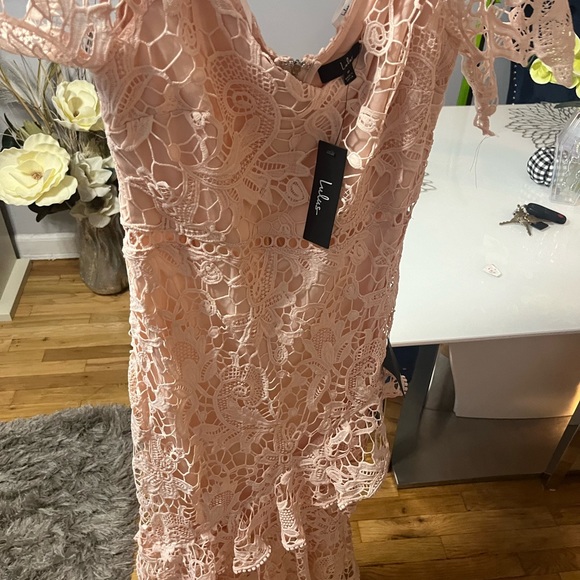 NWT🤍 Lulus Lace Dress - Picture 3 of 4